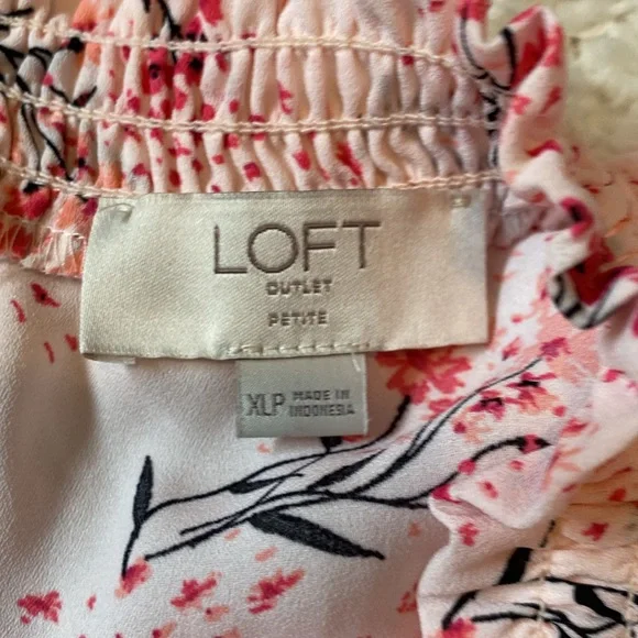 LOFT Pink and Black Flutter Sleeve Ruffled Blouse Size XLP - Picture 10 of 11